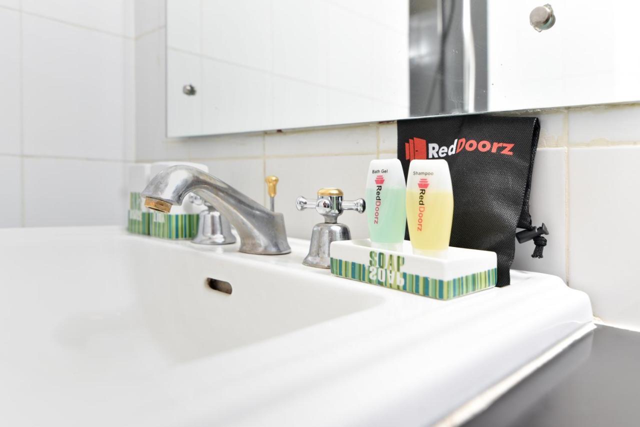 Reddoorz Plus @ Raya Legian Ngoại thất bức ảnh